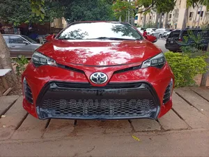 Toyota Corolla SE Special Edition 4dr Sedan (1.8L 4cyl CVT) 2017 Maroon