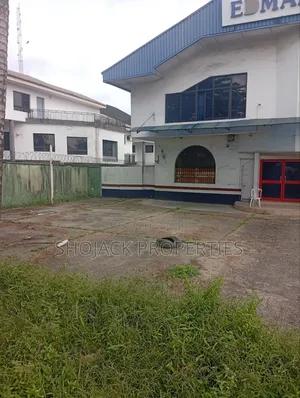 5bdrm Duplex in Olu Obasanjo Road for rent