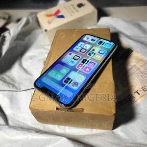 Apple iPhone X 64 GB White