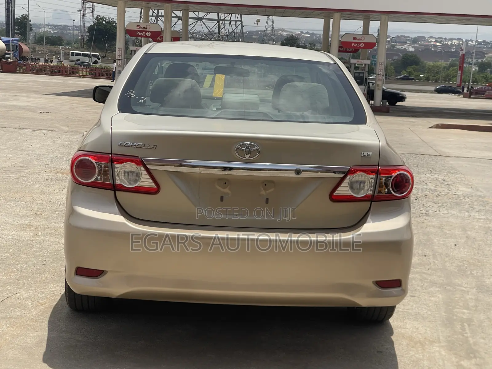 Toyota Corolla L 4-Speed Automatic 2013 Gold