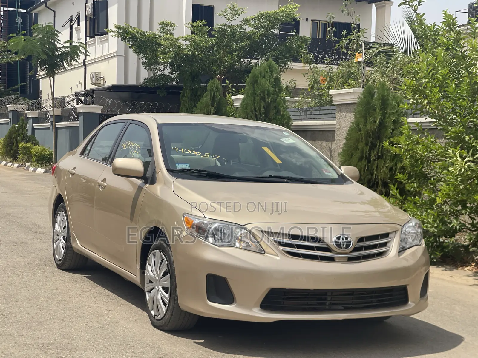 Toyota Corolla L 4-Speed Automatic 2013 Gold