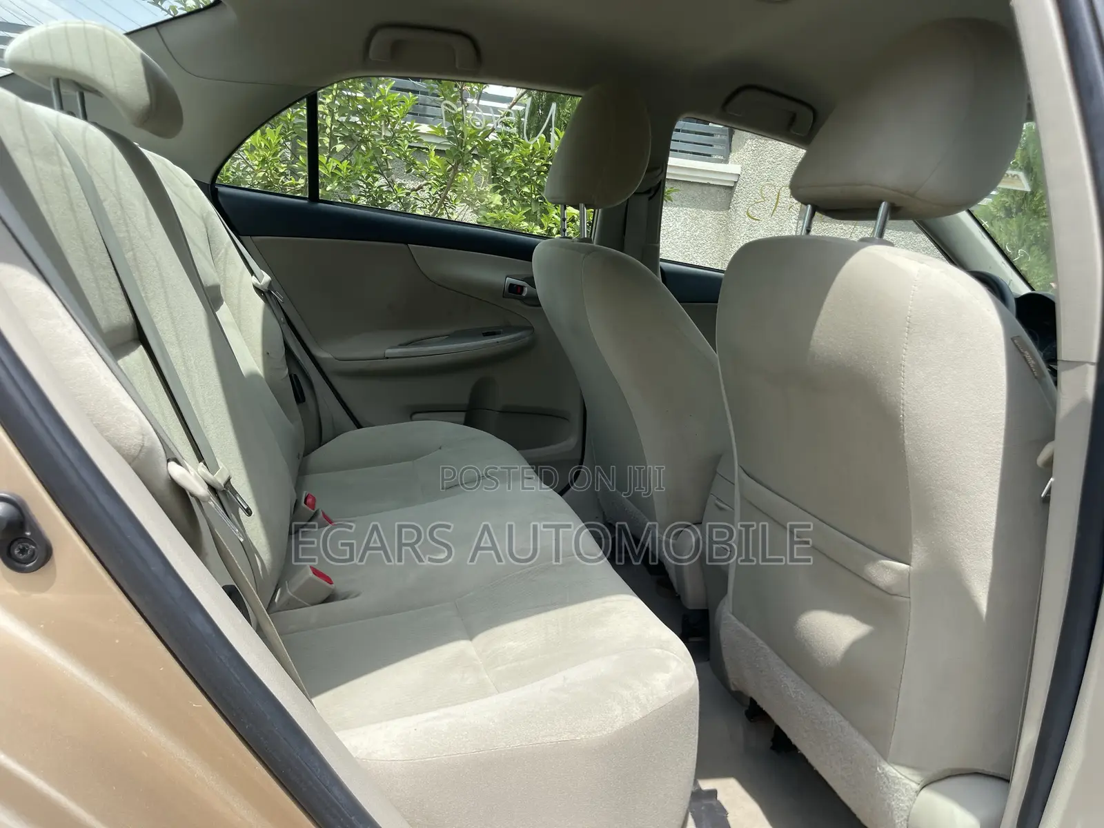Toyota Corolla L 4-Speed Automatic 2013 Gold
