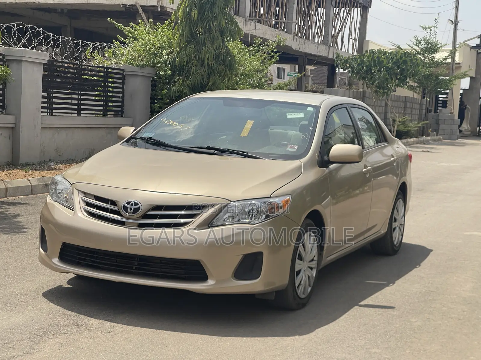 Toyota Corolla L 4-Speed Automatic 2013 Gold