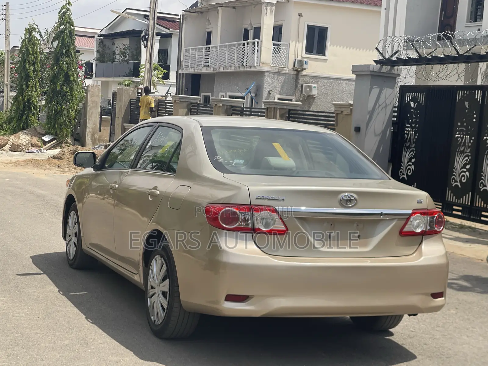Toyota Corolla L 4-Speed Automatic 2013 Gold