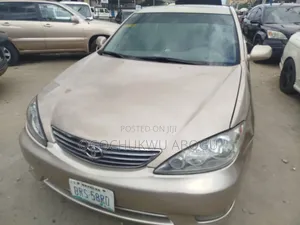 Toyota Camry 2006 Gold