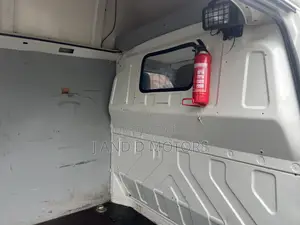 Volkswagen Transporter 2000 White