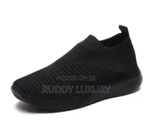 Premium Black Slip-on Knit Sneakers
