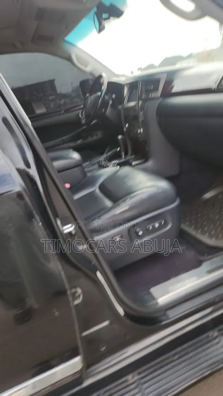 Lexus LX 570 2012 Black