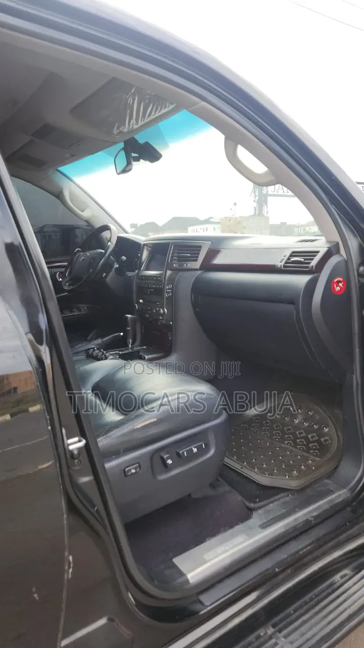 Lexus LX 570 2012 Black