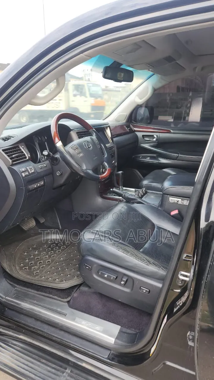 Lexus LX 570 2012 Black