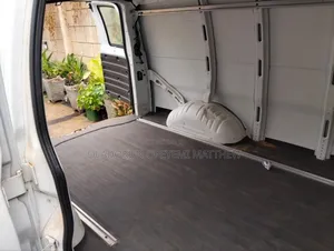 Chevrolet 3500 2013 White