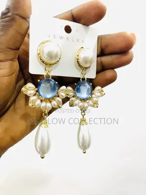 Blue Crystal And Pearl Earring