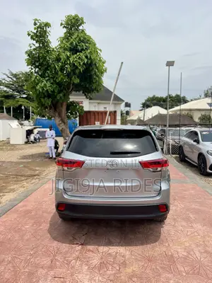 Toyota Highlander 2015 Gray