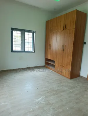 3bdrm Block of Flats in Durumi for rent