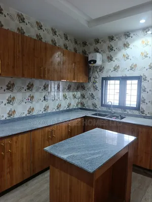3bdrm Block of Flats in Durumi for rent