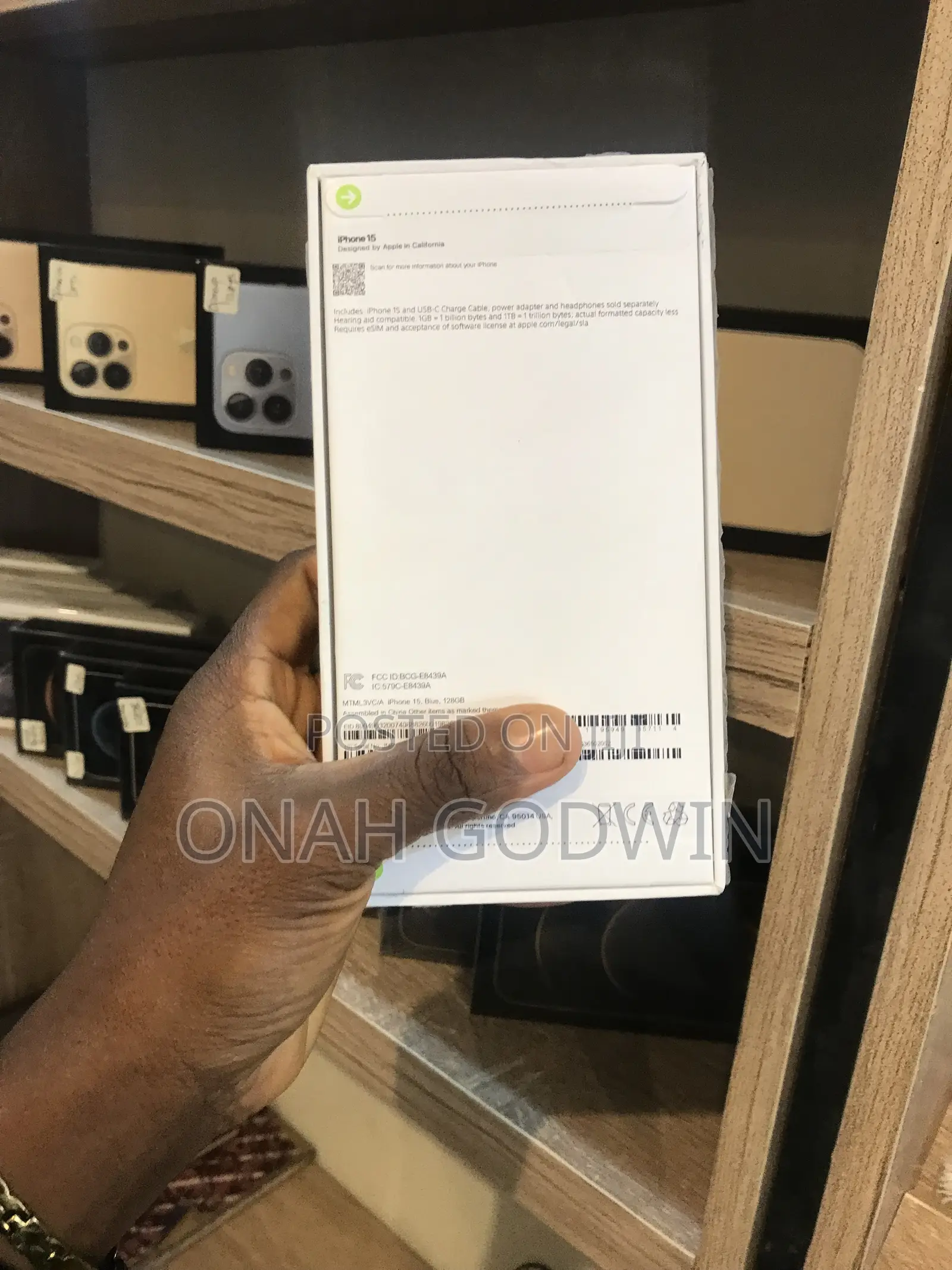 New Apple iPhone 15 128 GB Black