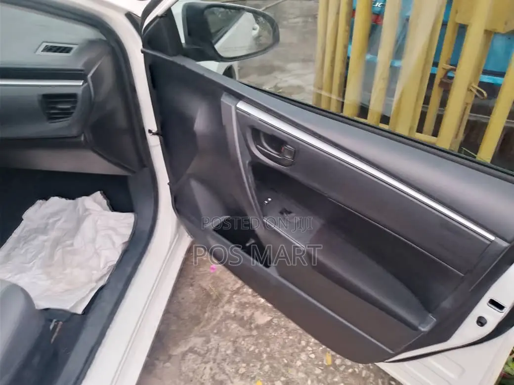Toyota Corolla 2015 White