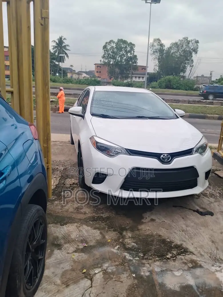 Toyota Corolla 2015 White