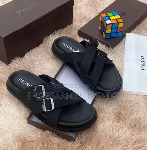 Men Suede Criscross Buckle Palm Slippers