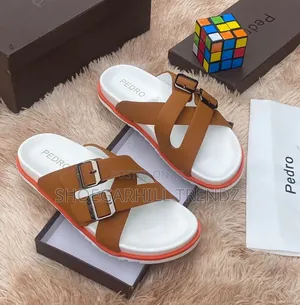 Men Suede Criscross Buckle Palm Slippers