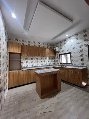 3bdrm Block of Flats in Durumi for rent