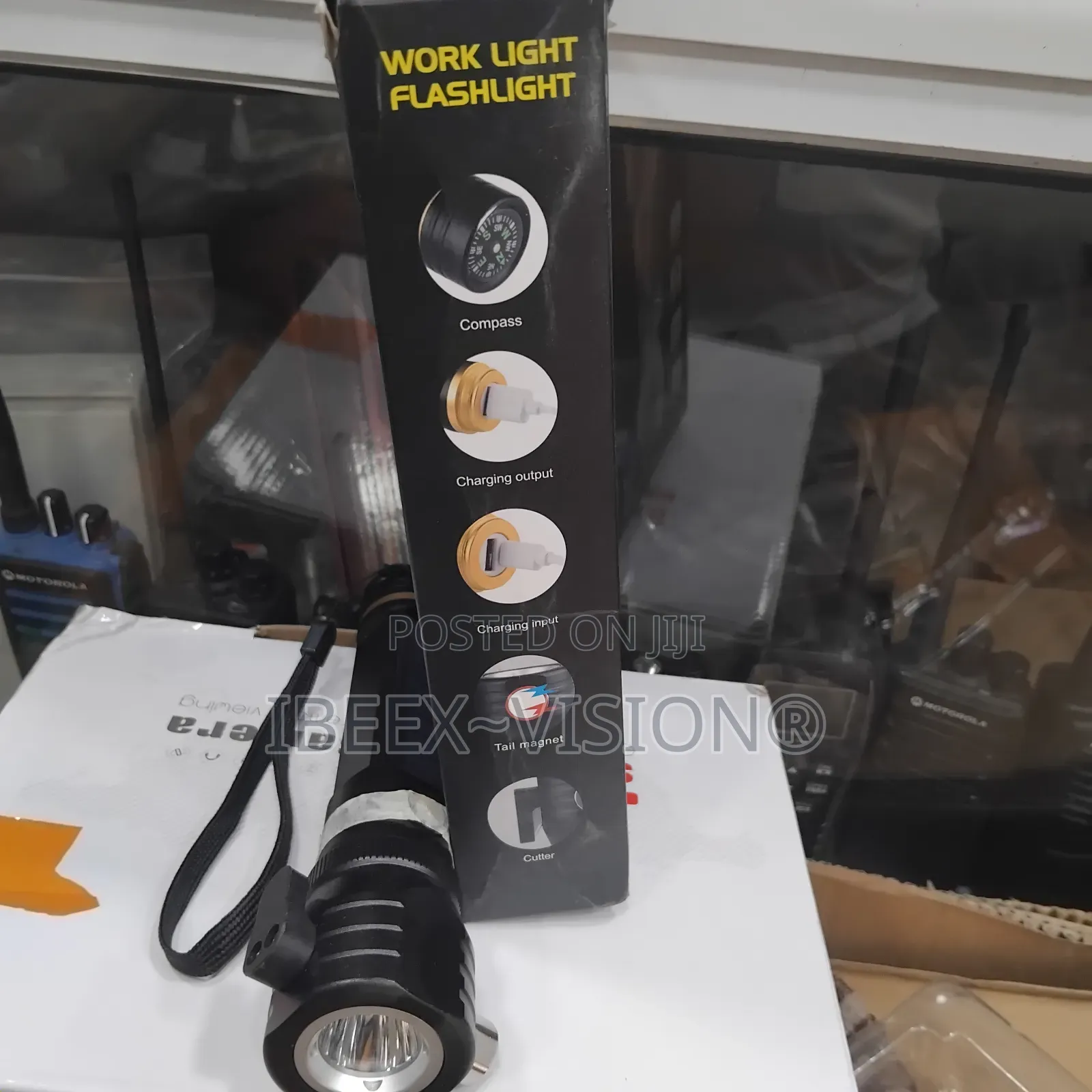 W565 Torch Usb/Solar Charging Safety Hammer Tactical Flashlight