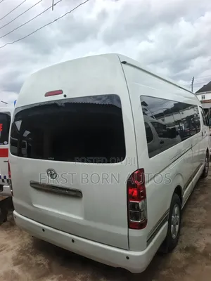 Toyota HiAce 2016 White