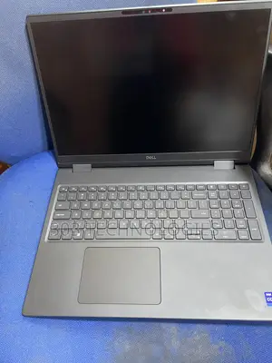Laptop Dell Precision 7670 32GB Intel Core i9 SSD 512GB