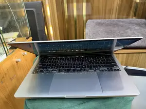 Laptop Apple MacBook Pro 2020 M1 16GB Apple M1 Pro SSD 256GB