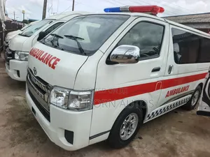 Toyota HiAce 2015 White