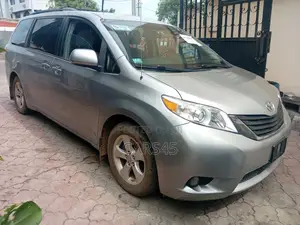 Toyota Sienna 2011 Gray