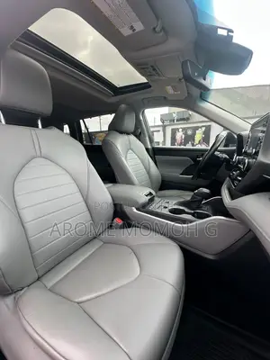 Toyota Highlander 2021 Blue