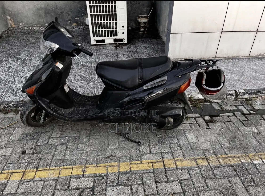 Suzuki 2012 Black