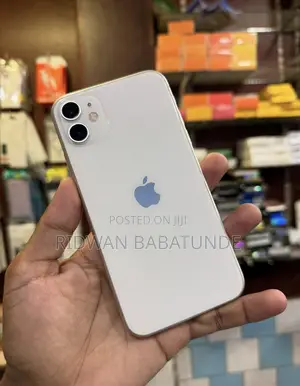 Apple iPhone 11 64 GB Silver