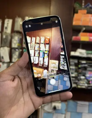 Apple iPhone 11 64 GB Silver