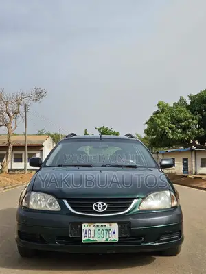 Toyota Avensis 2005 Green