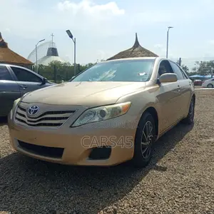 Toyota Camry 2010 Gold