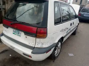 Mitsubishi SpaceRunner 2000 White