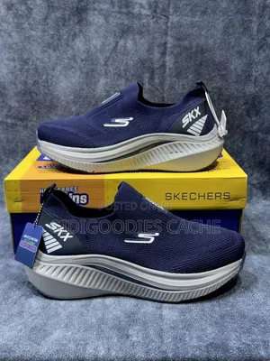 Laceless Slip-on Knit Skechers Sneakers