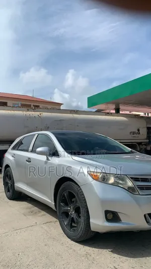 Toyota Venza V6 AWD 2010 Silver