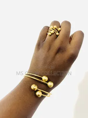 Golden Orb Bracelet Ring
