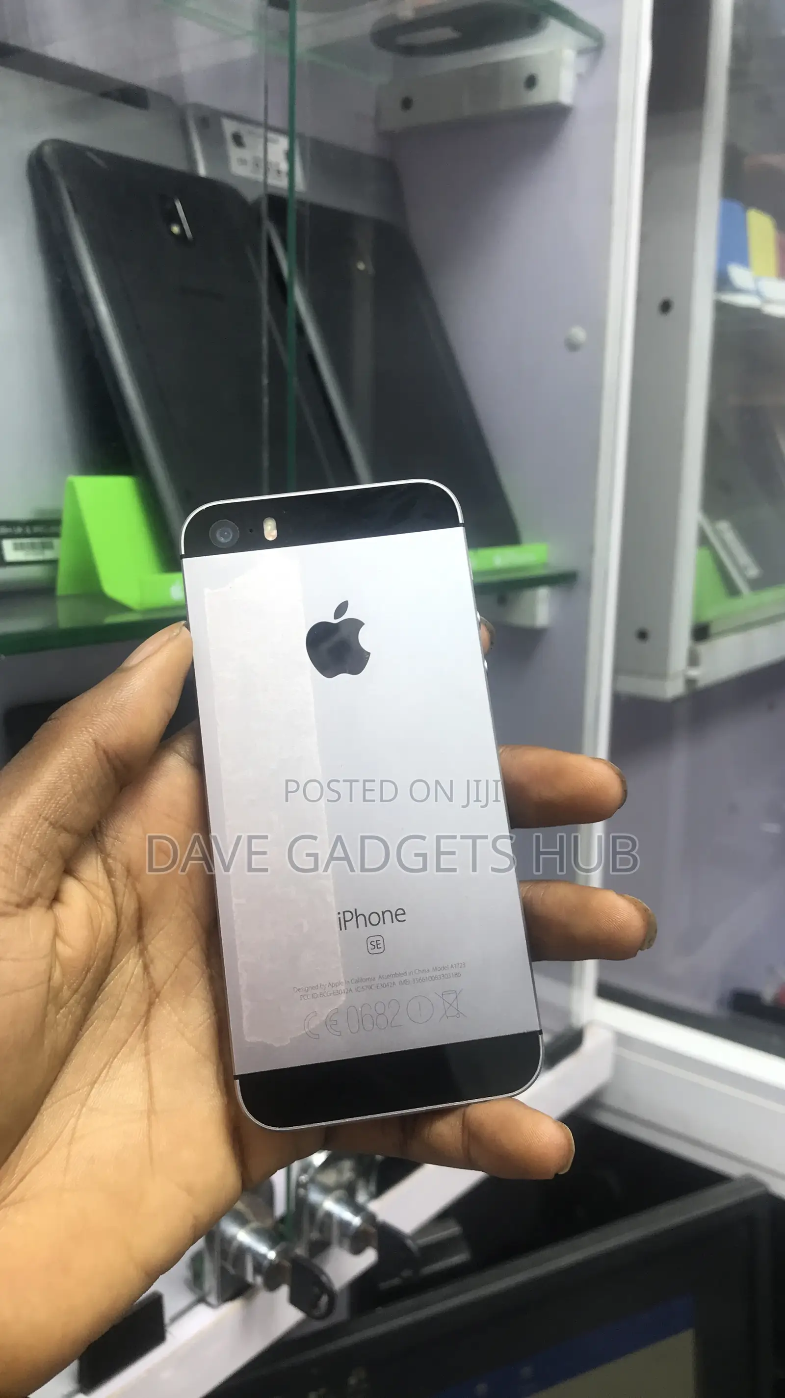 Apple iPhone SE 32 GB Gray