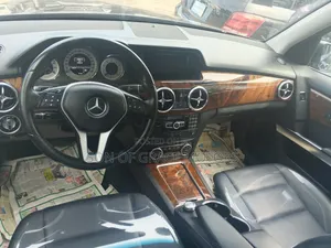 Mercedes-Benz GLK-Class Base GLK 350 4dr AWD 4MATIC (3.5L 6cyl 7A) 2015