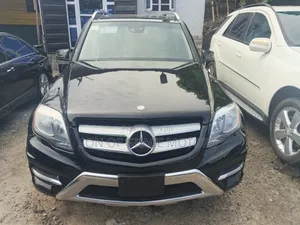 Mercedes-Benz GLK-Class Base GLK 350 4dr AWD 4MATIC (3.5L 6cyl 7A) 2015