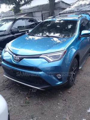Toyota RAV4 Limited AWD (2.5L 4cyl 6A) 2017 Blue