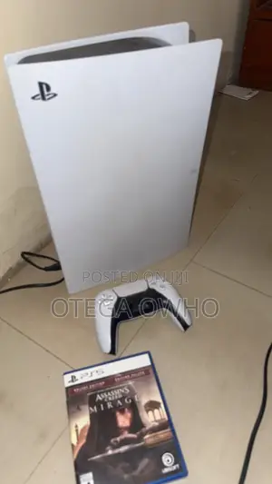 Ps 5 With 1 Pad and 1 Game