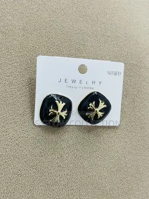 Korean Black Gold Stud Earrings | Fashion Jewelry for Ladies