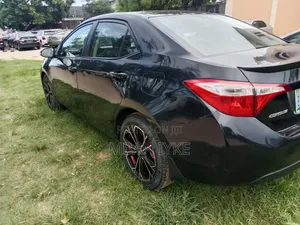 Toyota Corolla S 4dr Sedan (1.8L 4cyl CVT) 2016 Black