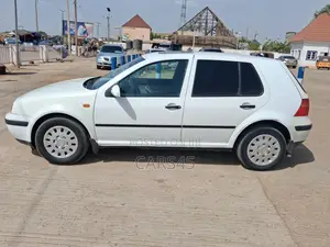 Volkswagen Golf 2000 White