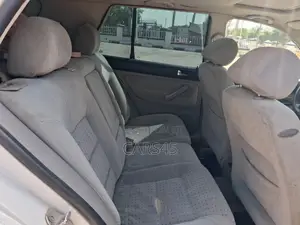 Volkswagen Golf 2000 White